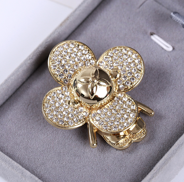 Luxury golden flower Brooch pin- A perfect Christmas gift for her